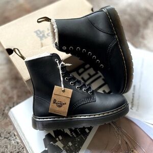 Women's Dr. Martens Zavala Combat Boots Faux Lining